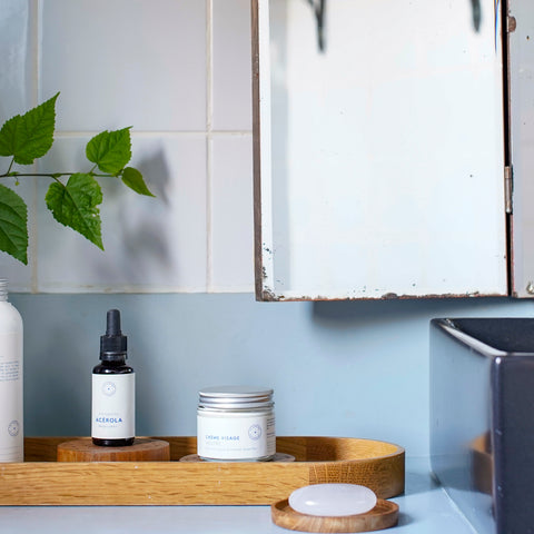 La beauté et le soin bio et 100% naturel lait hydratant et actif végétal le centre élément