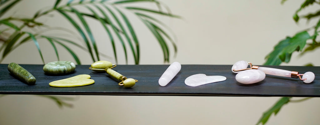 Le rouleau de Jade et le Gua Sha : outils de beauté millénaires.