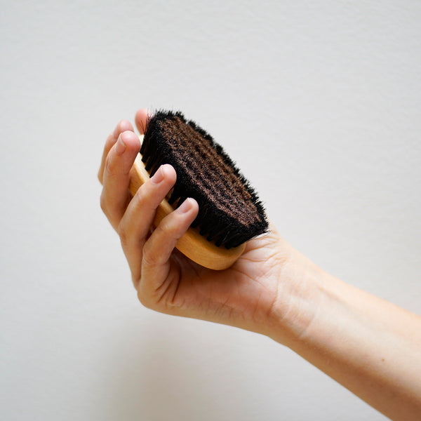 Brosse de massage à sec Body Ionic, dotée de poils de cuivre activant la circulation et l'énergie, le Centre Elément